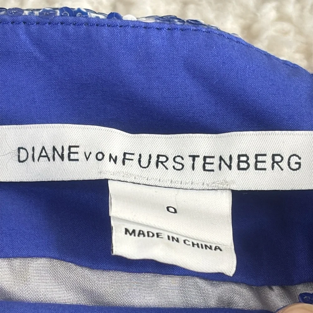 NWOT Diane Von Furstenberg Womens Blue White Sequined Floral Skirt Size 0
